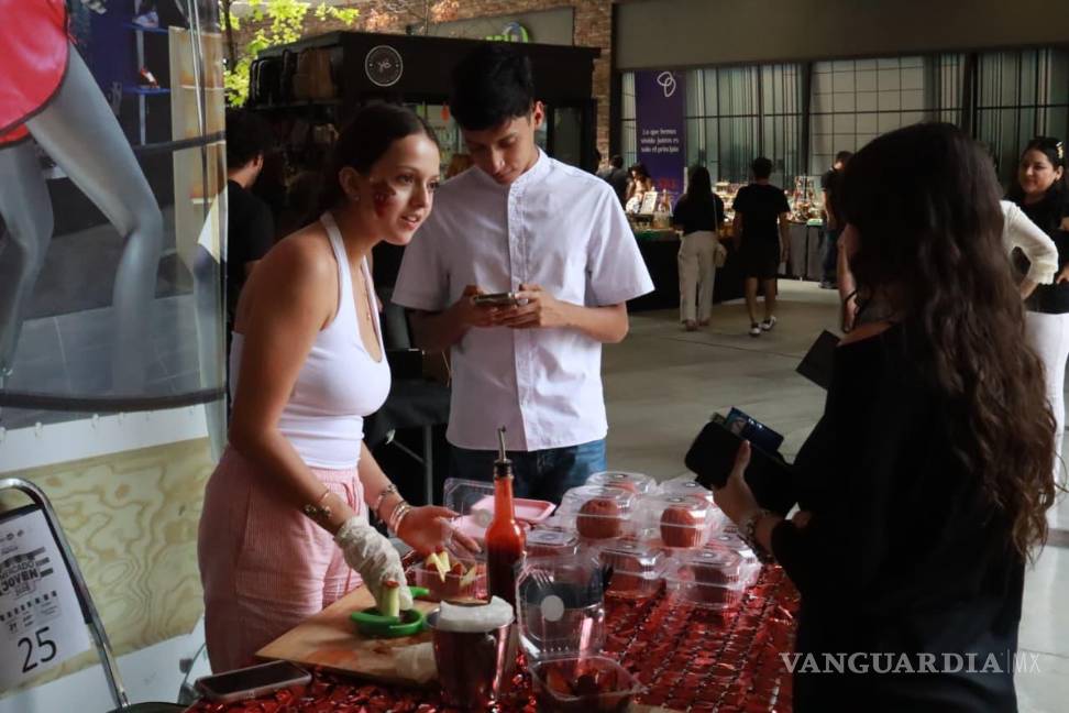 $!Familias saltillenses acudieron al evento para conocer y adquirir productos locales, promoviendo el consumo responsable y apoyando a los emprendedores de la ciudad.