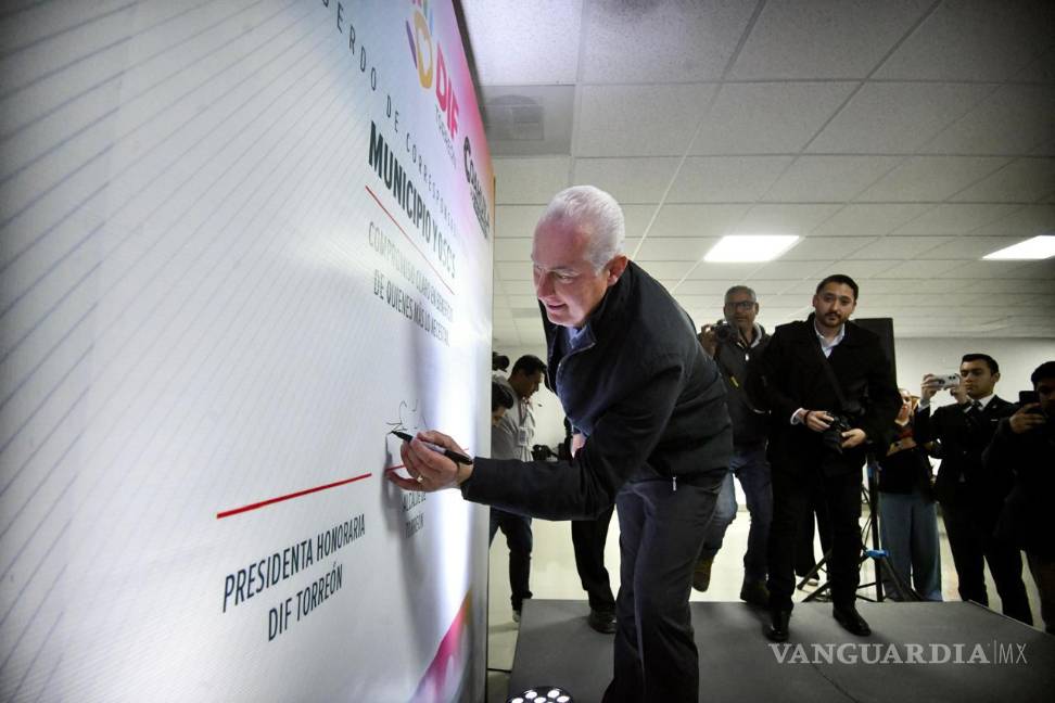 $!Román Alberto Cepeda dio su mensaje en el evento de entrega de recursos.