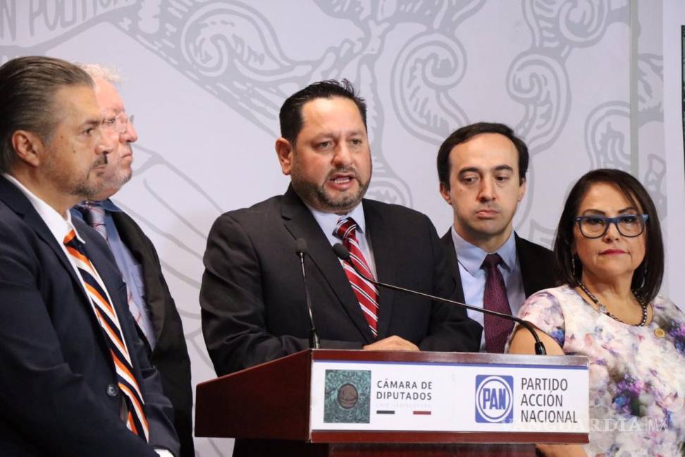 $!Productores de carbón de Coahuila piden a AMLO cumplir promesa de compras; acuden al Congreso federal