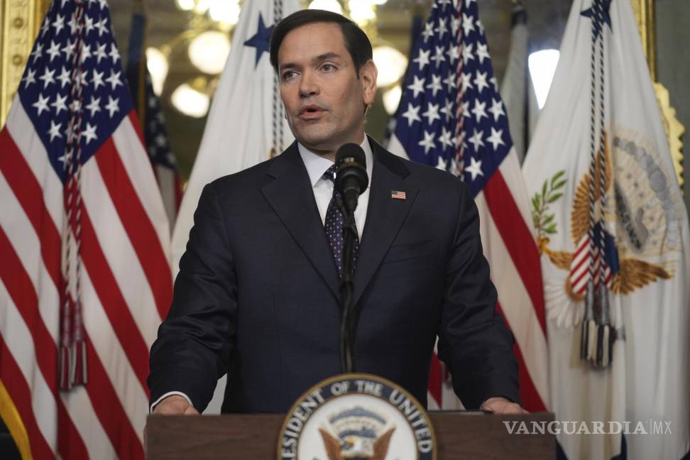 $!El secretario de Estado Marco Rubio habla después de ser juramentado por el vicepresidente J. D. Vance en Washington.