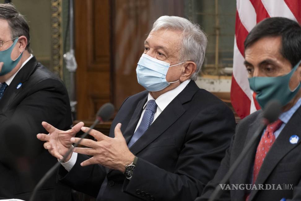 $!El presidente mexicano, Andrés Manuel López Obrador, a la izquierda, habla durante una reunión con la vicepresidenta Kamala Harris en su oficina en el edificio de oficinas ejecutivas Eisenhower en el complejo de la Casa Blanca en Washington. AP/Alex Brandon