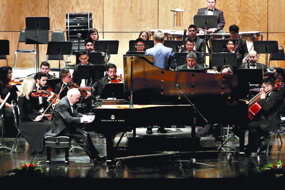 $!Suman talentos, la OFDC y el pianista, Jorge Federico Osorio, en el segundo concierto de temporada