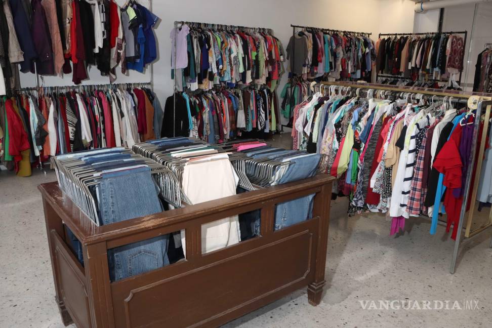 $!El nuevo bazar permanente de Cáritas Saltillo, ubicado en la zona centro, abrirá oficialmente sus puertas el 13 de junio con el objetivo de recaudar fondos para programas sociales de la organización.