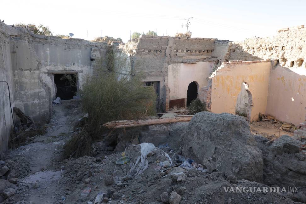 $!El 29 de septiembre, albañiles ingresaron al inmueble por un boquete trasero, señalan lo shermanos Vega.