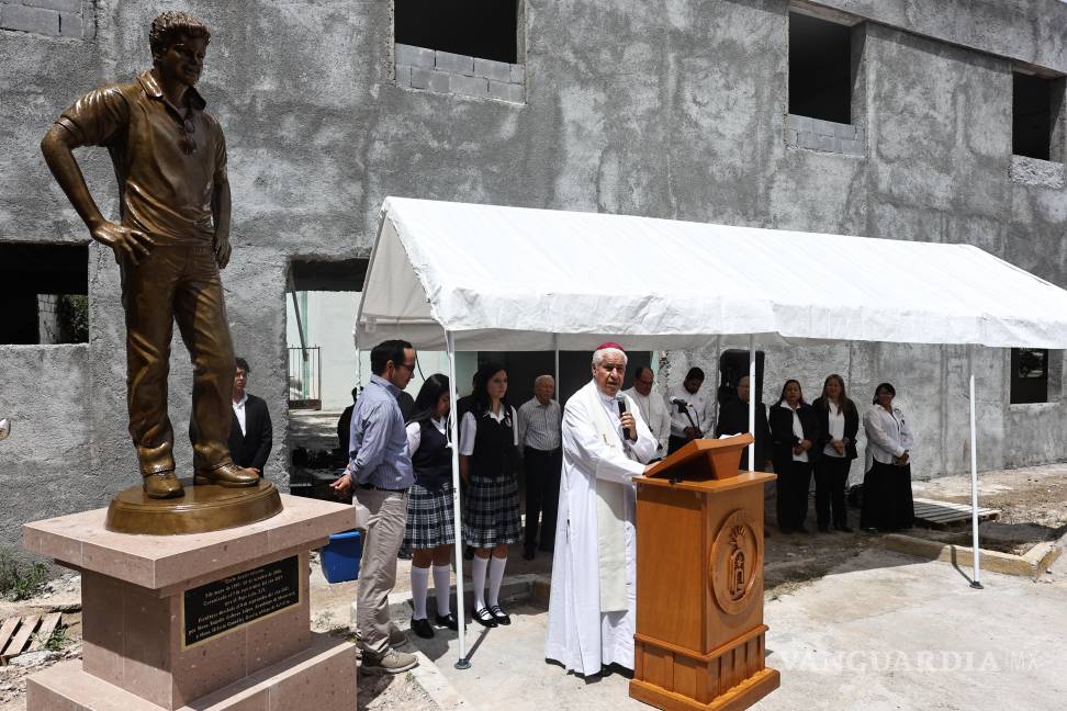 $!La nueva preparatoria del Colegio San José quedó bajo la protección espiritual de Carlo Acutis.