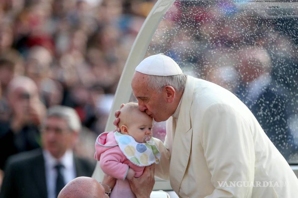 $!Papa Francisco abre vía a postura menos rígida con los divorciados