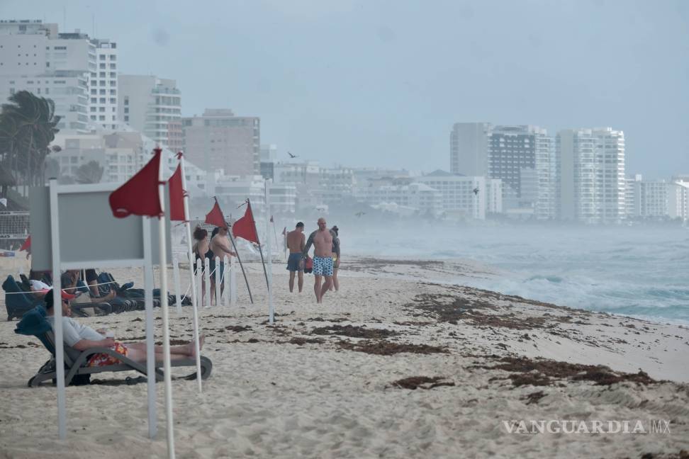 $!Si al llegar a la playa ves una bandera roja ondeando, es señal de alerta máxima.