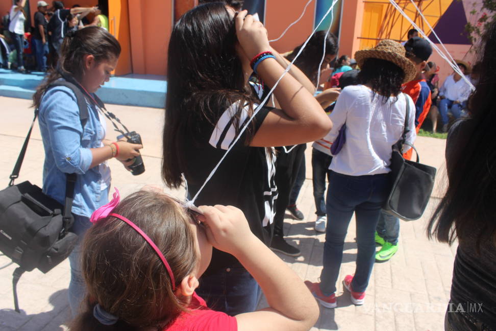 $!Abarrotan Planetarium para observar el eclipse en Torreón
