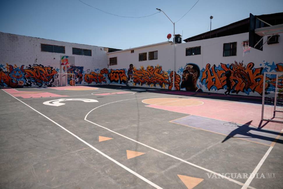 $!Los trabajos incluyeron superficie de cancha, porterías, tableros de básquetbol, luminarias, bancas, limpieza y reforestación.
