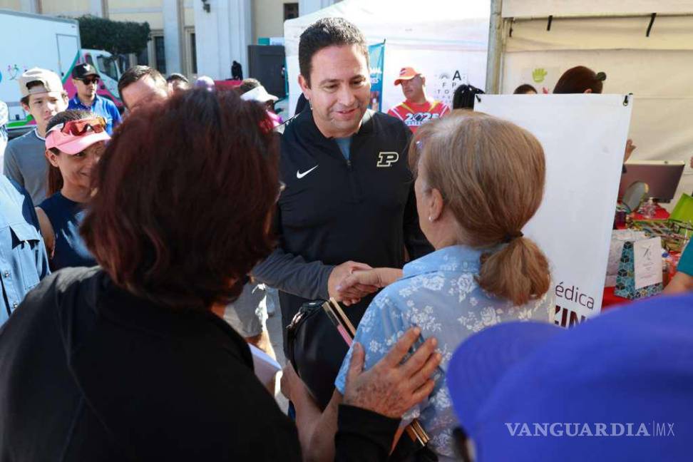 $!Cientos de saltillenses disfrutaron de la Ruta Recreativa dominical, combinando ejercicio, bienestar y prevención en salud.