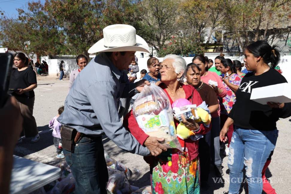 $!La actividad buscó fortalecer el bienestar integral de las mujeres y reconocer su papel en la crianza y el cuidado de los niños.