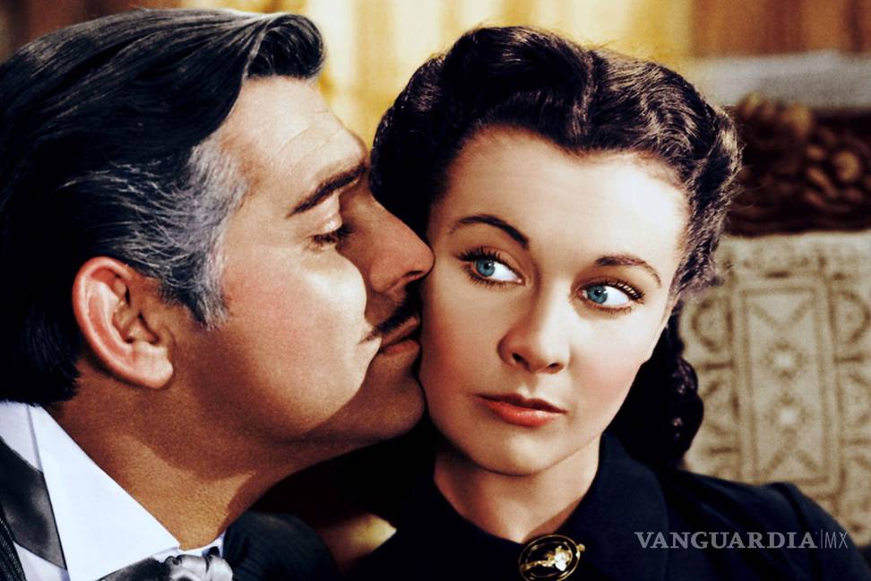 $!La historia fue llevada al cine en 1939 bajo la dirección de Víctor Fleming, con las actuaciones de Vivien Leigh (Scarlett O’Hara) y Clark Gable (Rhett Butler).