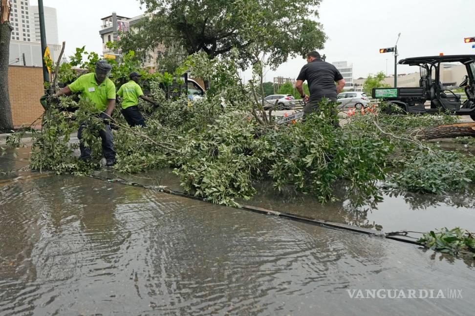 Así amanece Houston tras el paso de potentes tormentas que dejaron 4 muertos y a 900,000 viviendas y negocios sin electricidad (fotos)