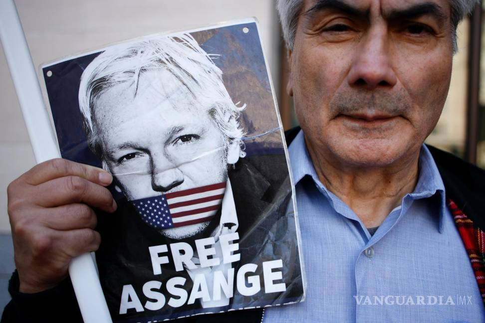 $!Funcionarios estadounidenses enviaran garantías a las autoridades británicas de que Julian Assange podría acogerse a las protecciones de la Primera Enmienda.