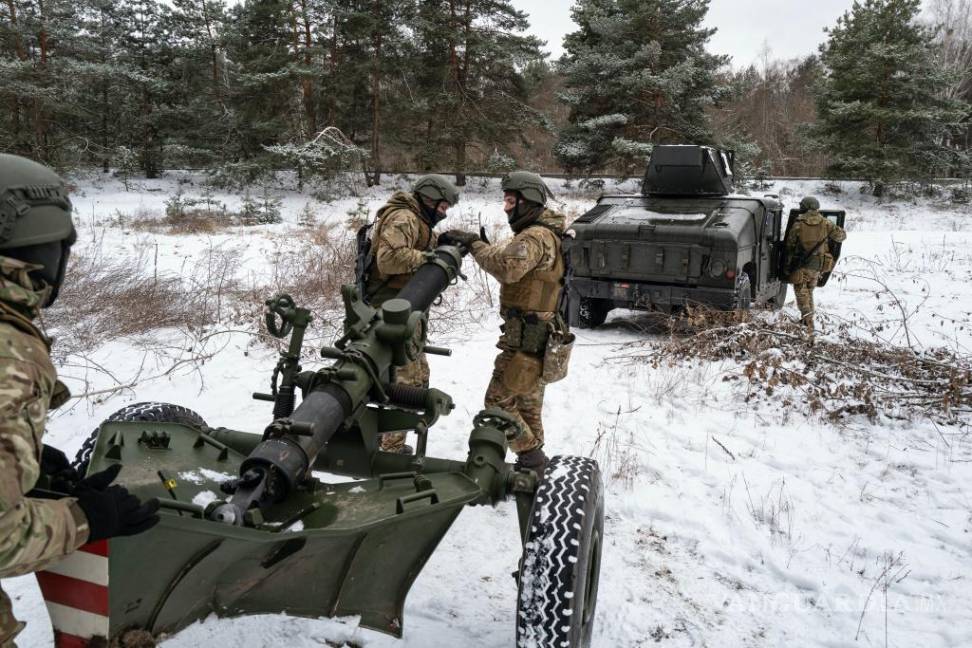 $!Soldados con entrenamiento de la Legión de Rusia Libre en la región de Kiev en Ucrania.