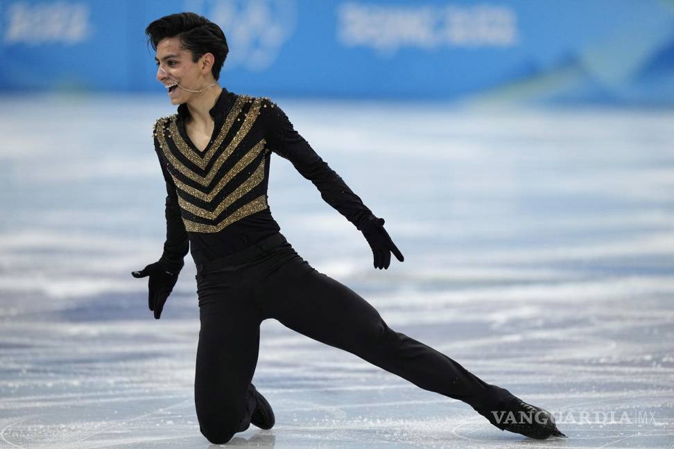 $!El mexicano Donovan Carrillo compitió extraordinariamente en el programa corto de patinaje artístico en los Juegos Olímpicos de 2022, lo cual le valió el pase a la final.