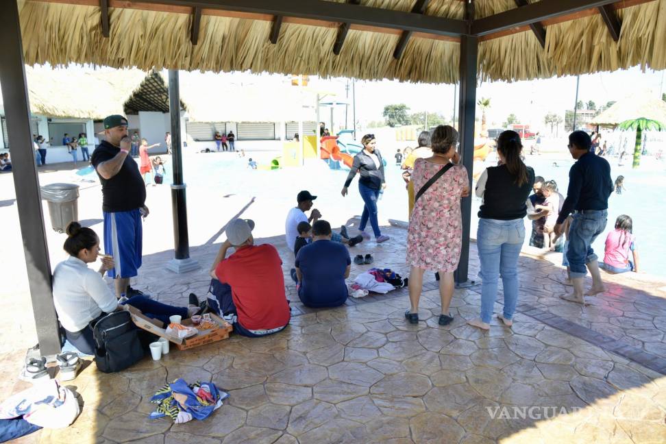 $!Sï está permitido ingresar comida, aunque se pide no introducir envases o vasos de vidrio.