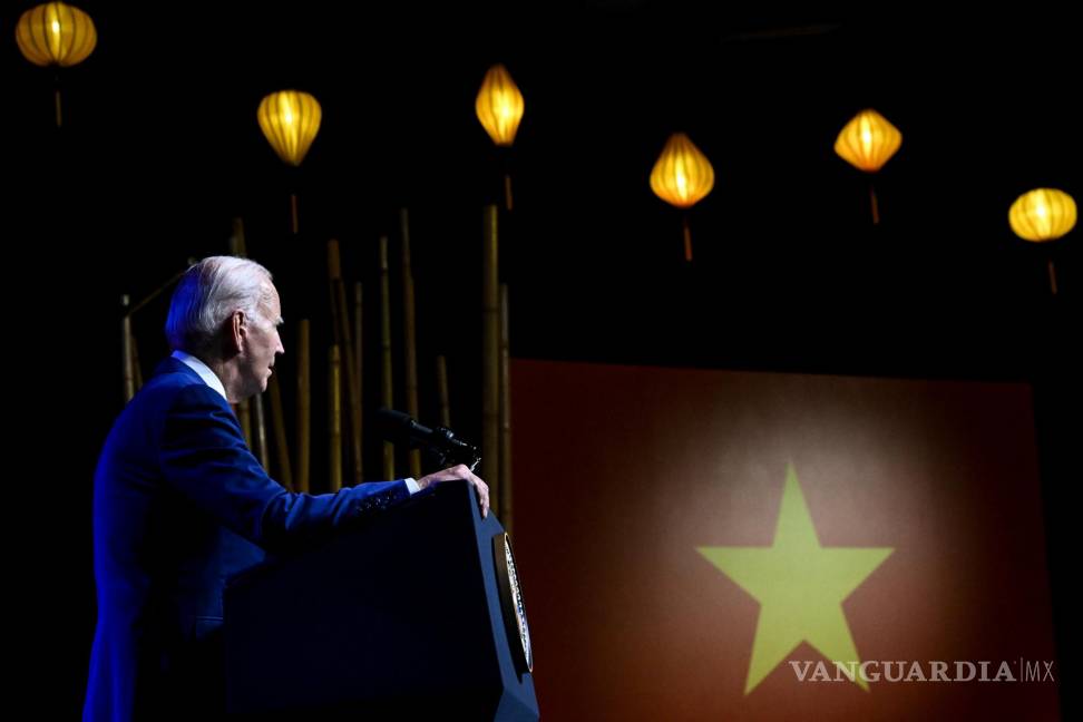 $!El presidente Joe Biden habla con los periodistas tras reunirse con Nguyen Phu Trong, secretario general del Partido Comunista de Vietnam, en Hanoi.