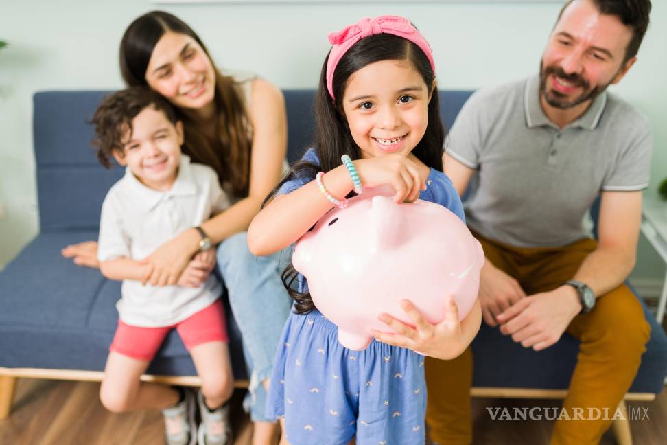 $!Los niños aprenden de las acciones financieras que toman los padres en casa.