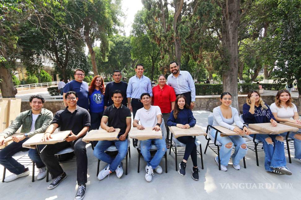 $!A la Facultad de Ciencias Químicas entregaron 80 mesabancos y seis pantallas.