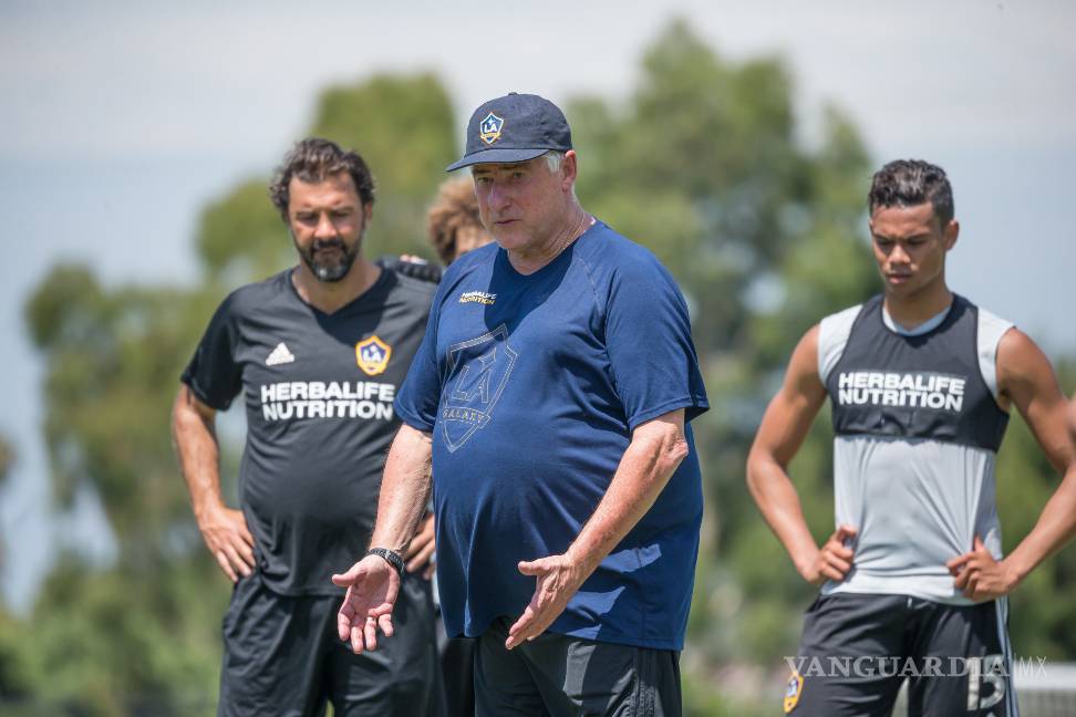 $!Zlatan y los Dos Santos tendrán nuevo timonel