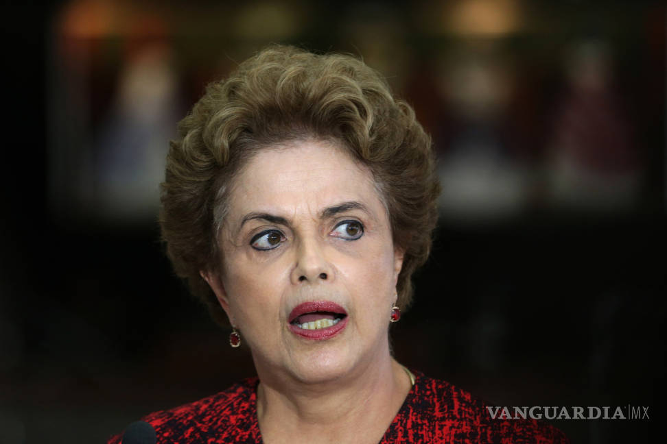 $!Brasileños exigen en las calles y a 'cacerolazos' la renuncia de Rousseff