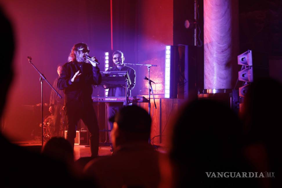$!Camilo Séptimo llenó de atmósfera el Paraninfo del Ateneo Fuente en Saltillo