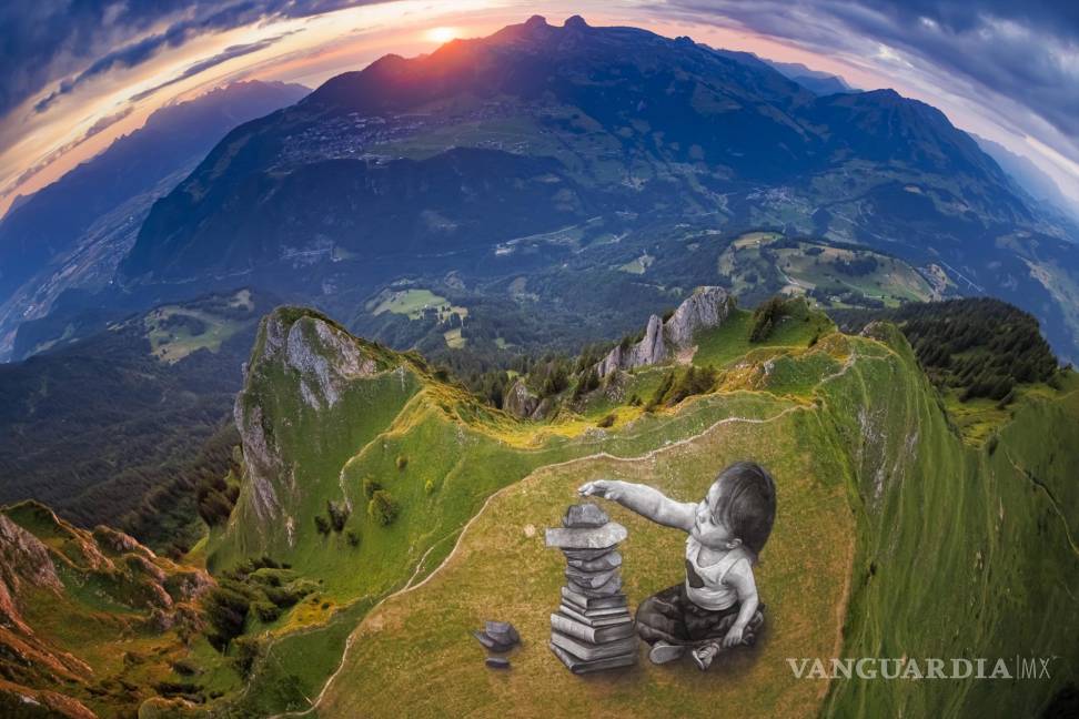 $!Vista aérea de la pintura gigante de landart biodegradable titulada “Vers l’equilibre” del artista franco-suizo Saype.