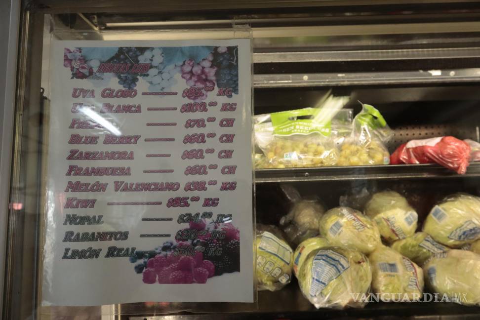 $!Los precios en el supermercado también varían dependiendo de la uva.