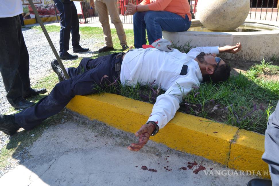 Embiste a empleado de correos; no lo vi, explica