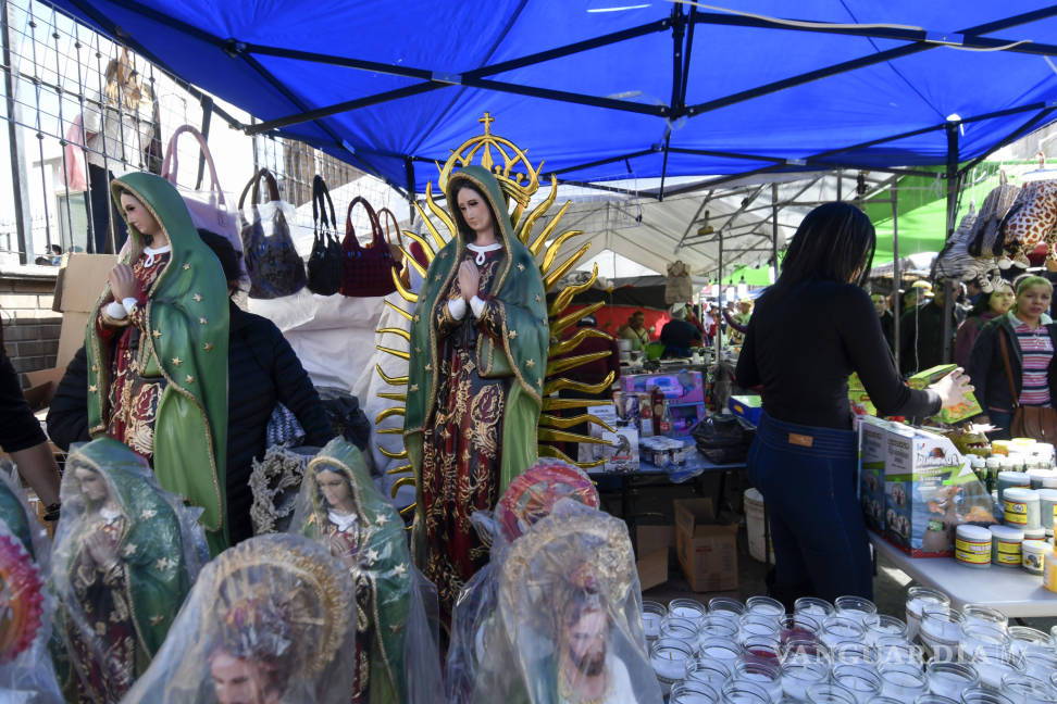 $!Cientos de saltillenses visitan el Santuario de Guadalupe (fotos)