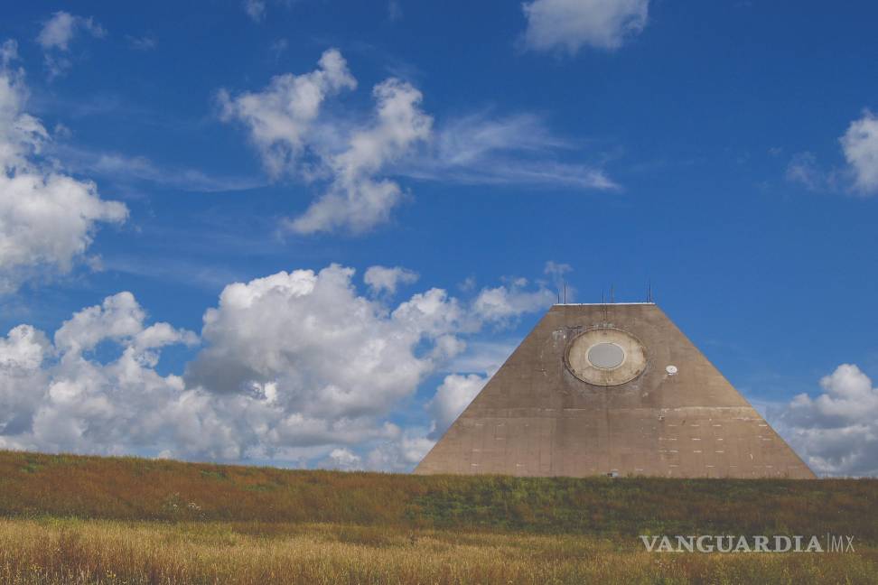 $!Pirámide del fin del mundo. La Pirámide de Nekoma era una monumental pirámide que se levantaba solitaria en la llanura de Dakota del Norte.