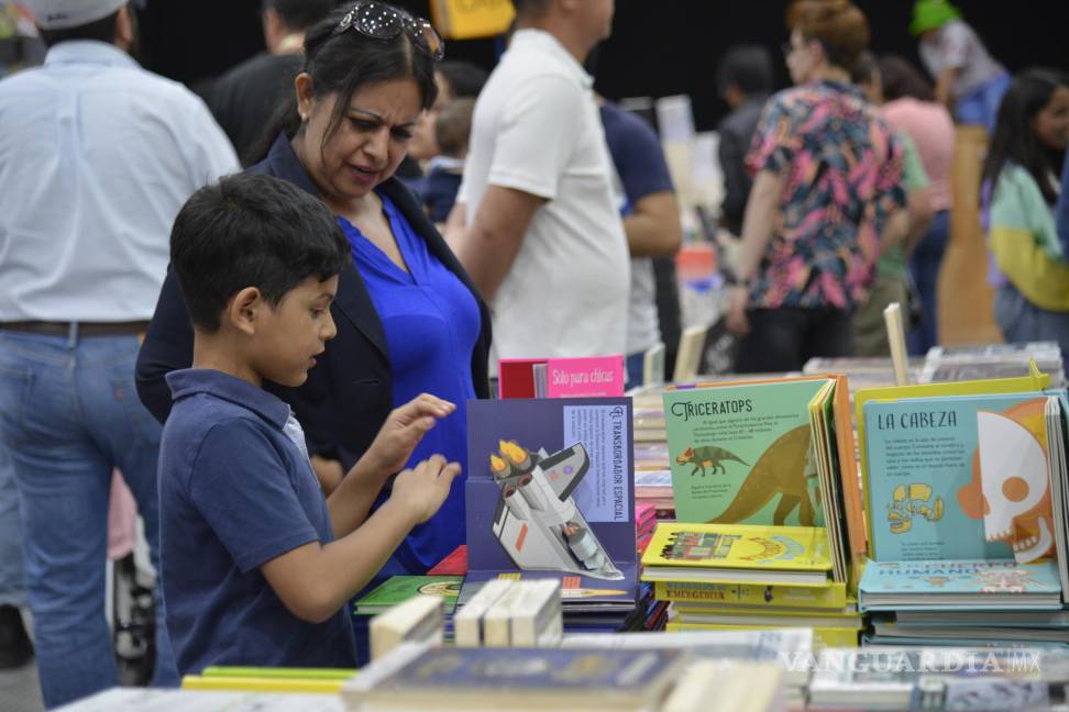 $!Que los niños estén en contacto con los libros es una excelente oportunidad para inculcar en los niños el hábito de la lectura.