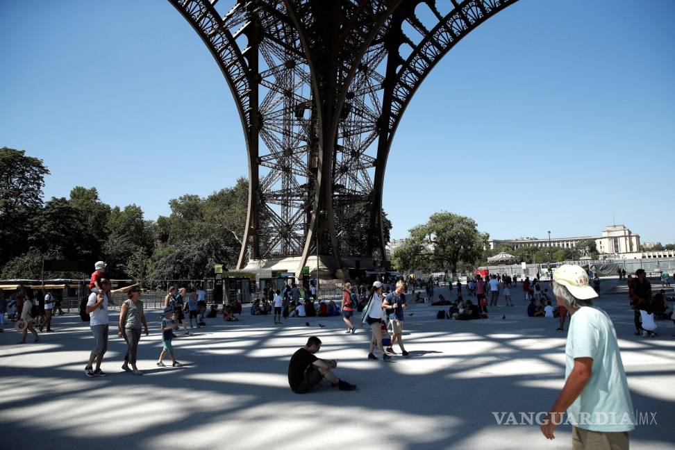 $!Turistas están frustrados por cierre de la torre Eiffel a causa de huelga