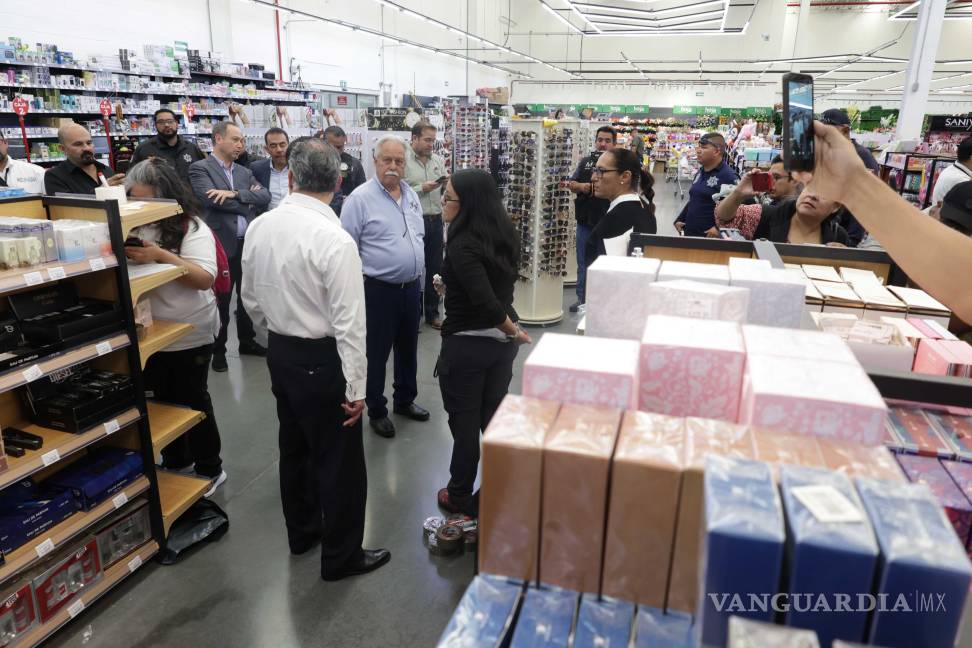 $!Los productos más decomisados incluyen textiles, calzado, tabaco, alcohol, artículos de belleza, electrodomésticos y juguetes, informó el titular del IMPI.