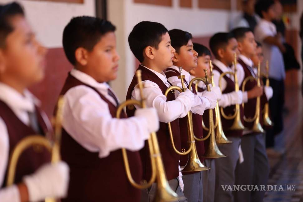 $!Desde su inicio en 2018, la iniciativa de patrullas escolares ha crecido a 12 escuelas, involucrando a 120 padres y madres de familia comprometidos con la seguridad infantil.