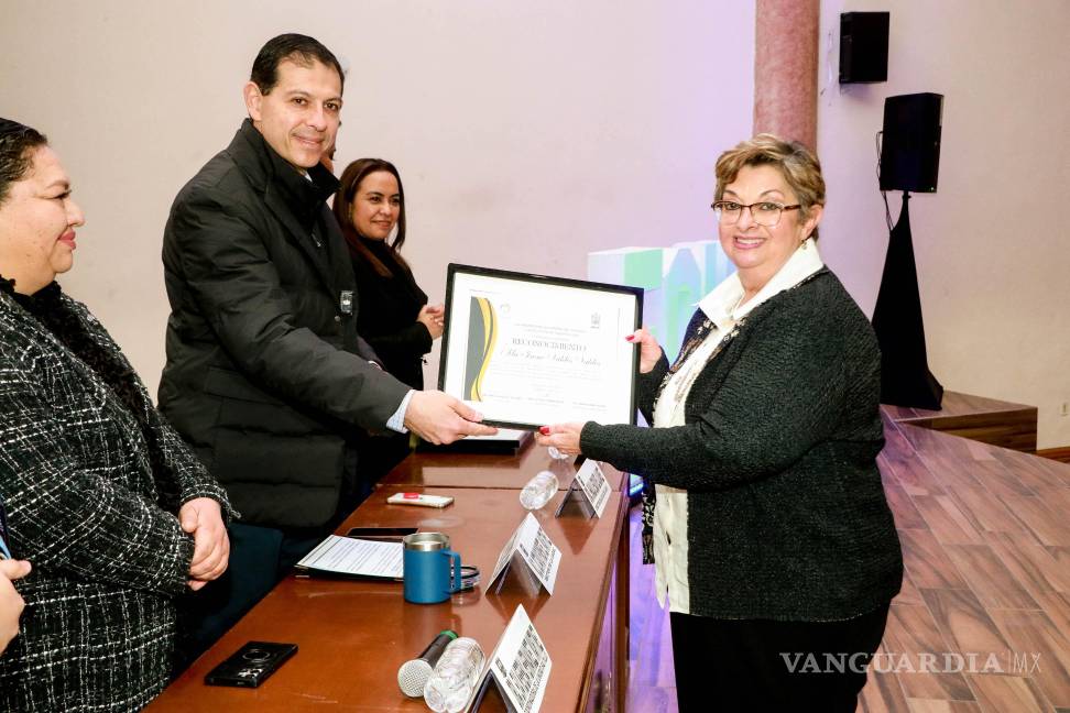 $!El rector Octavio Pimentel Martínez destacó la importancia de la actualización constante en la formación profesional.