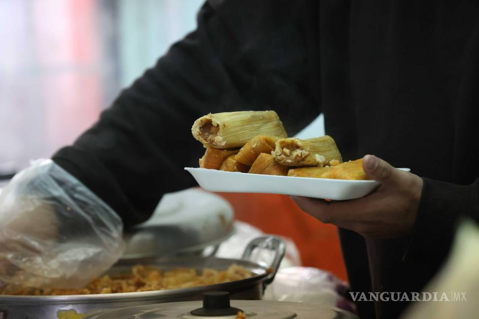 $!El negocio de los tamales, que comenzó en pequeña escala, se ha consolidado como uno de los lugares más populares de Saltillo.