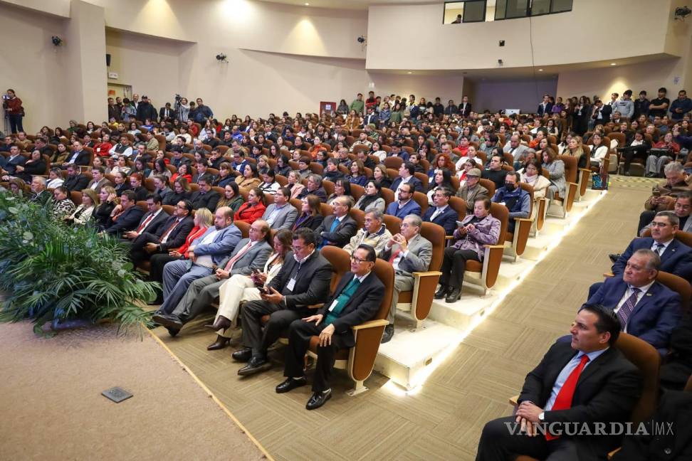 $!Asistieron autoridades universitarias, estatales, municipales y representantes del sector productivo.