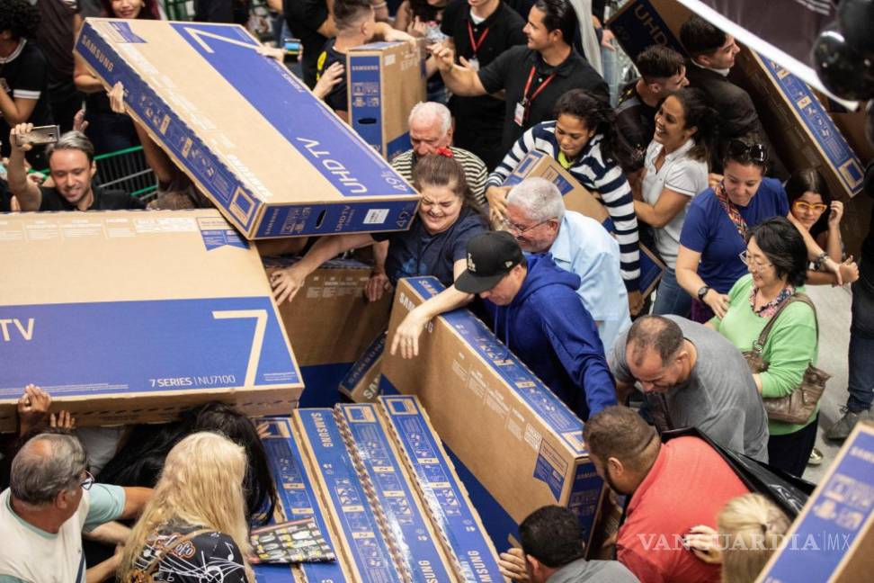 Inicia el Black Friday en EU... y la gente se vuelve loca (fotos)