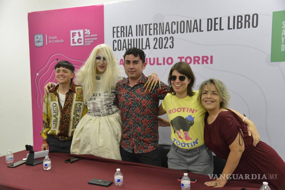 $!La mesa de diálogo tuvo por nombre “Literatura queer y otras formas de escribir historias”.