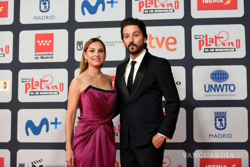$!El actor mexicano estuvo acompañado de su actual pareja, la también actriz Marina de Tavira.