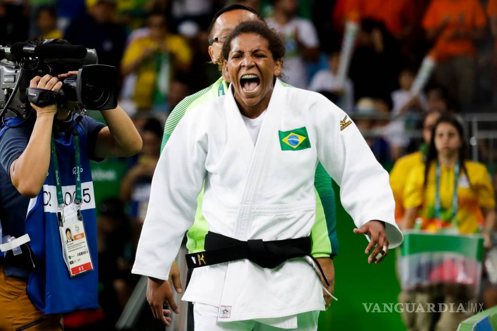 La atacaron en Twitter como a la gimnasta mexicana; ella le entregó la primera medalla de oro a Brasil