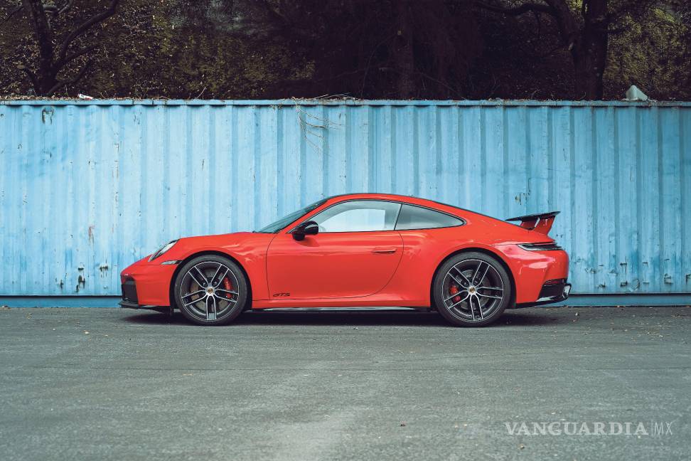 $!La carrocería del 911 GTS combina aluminio y aceros de alta resistencia para mantener bajo el peso sin comprometer rigidez ni seguridad.