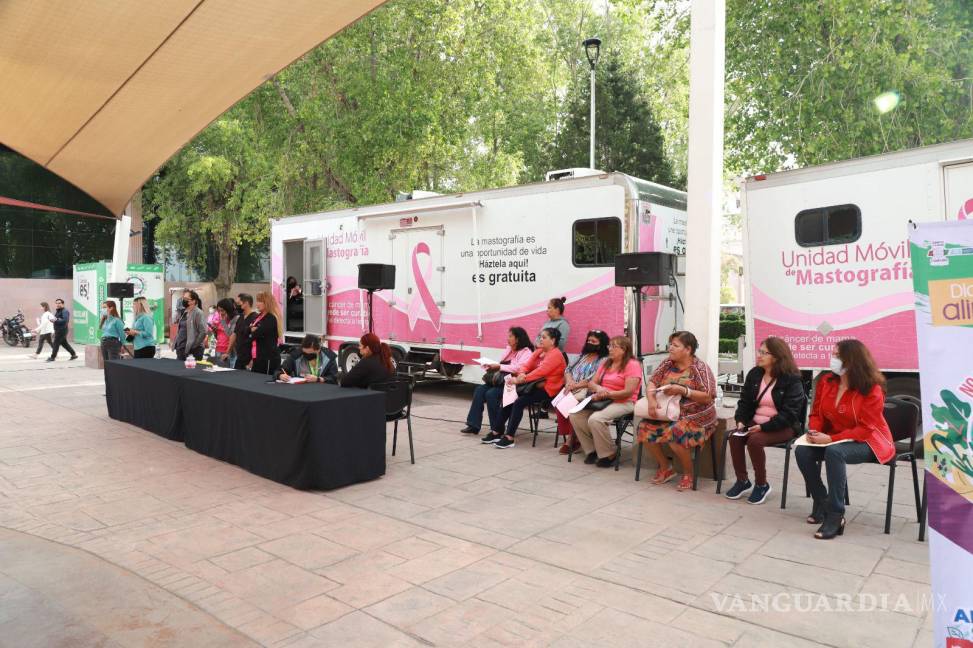 $!Carrillo González ha reiterado el llamado a todas las mujeres de Saltillo a realizar autoexploraciones periódicas y acudir a revisiones médicas regulares como medida preventiva contra el cáncer de mama.