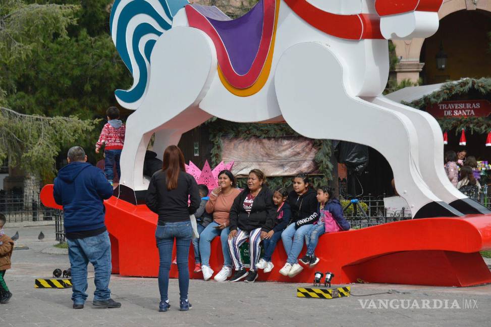 Descansa Saltillo en Navidad, plazas y calles se vacías; estrenan ciudadanos regalos al aire libre