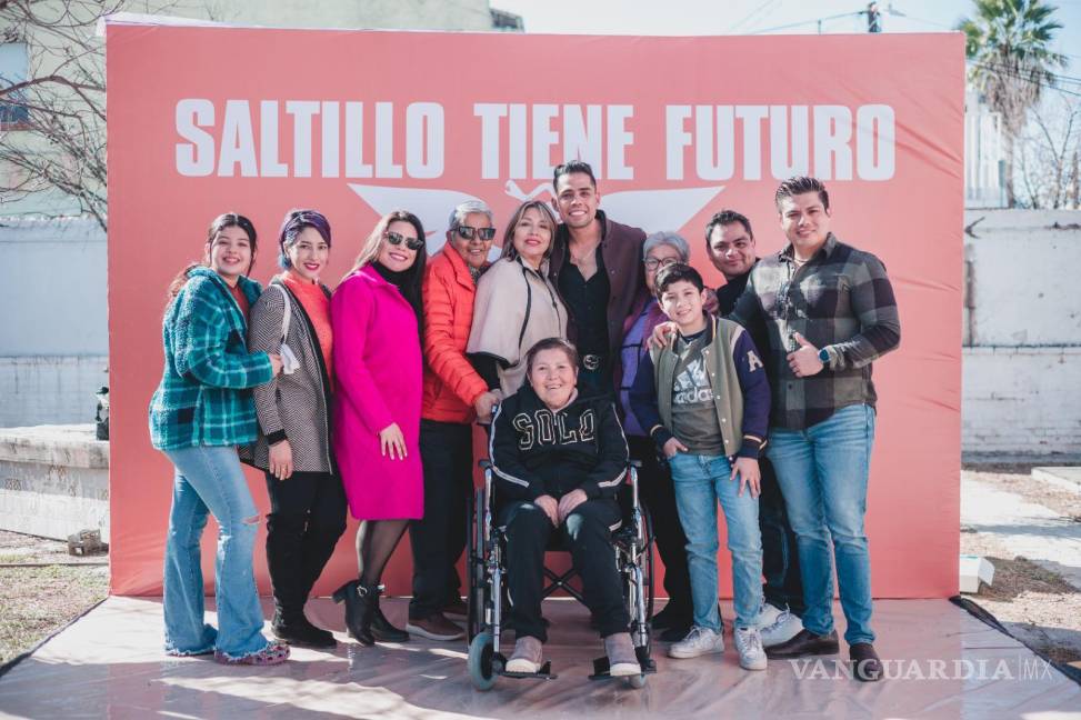 $!Familiares y amigos acompañaron al aspirante a la Alcaldía de Saltillo.