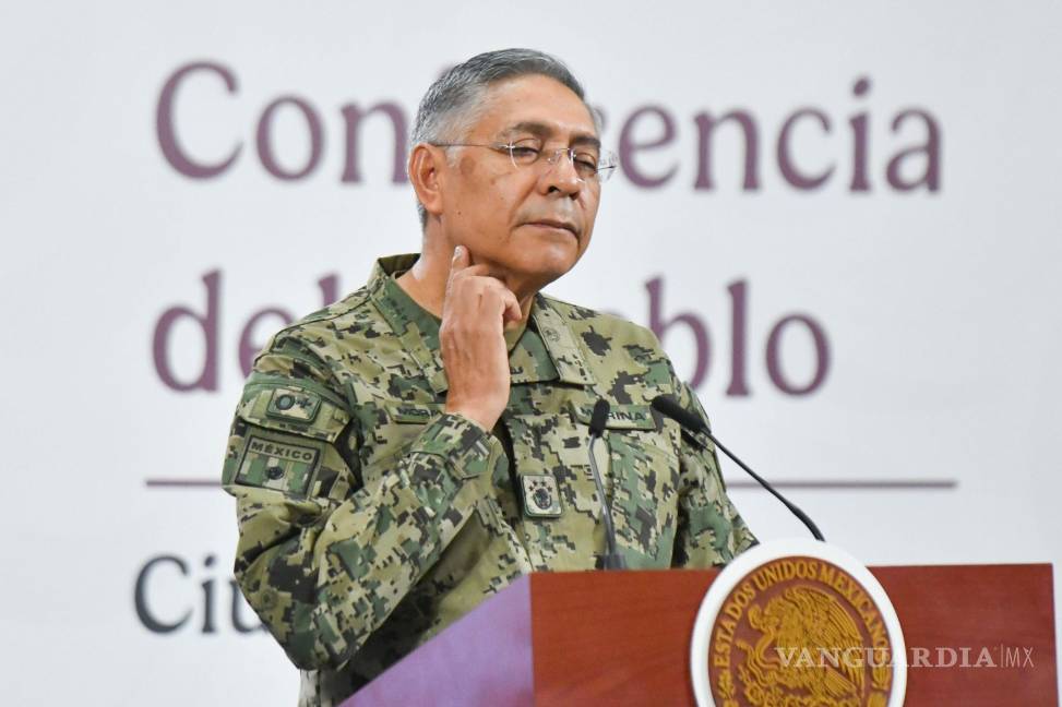$!Raymundo Pedro Morales Ángeles, secretario de Marina, en la conferencia en la que respondió respecto a los detenidos por el delito de huachicol fiscal.