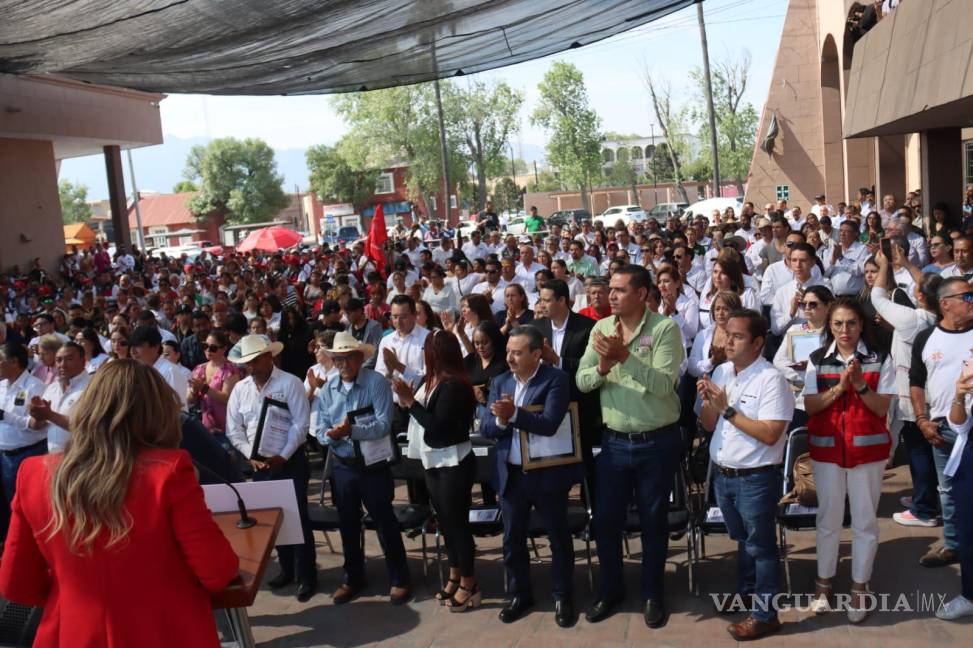 $!Militantes del PRI reunidos para celebrar el Día del Trabajo y renovar su compromiso con la clase trabajadora.