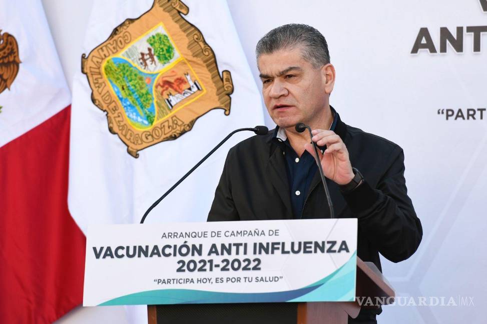 $!En el evento se aplicaron las primeras dosis anti influenza a personal de salud, adultos mayores y periodistas.